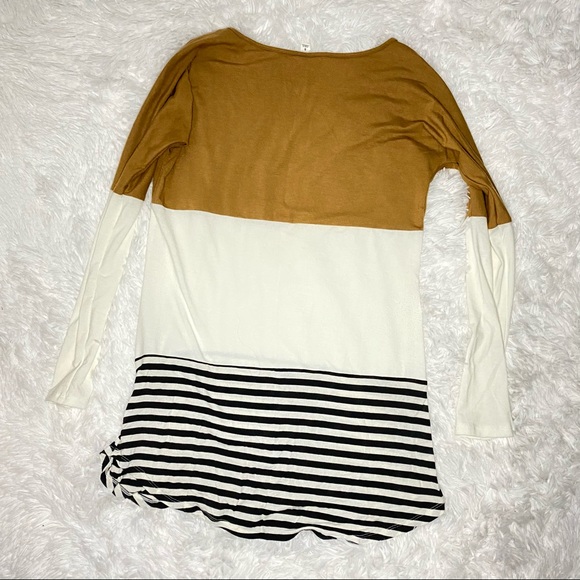 Boutique Color-Block Tunic - Picture 2 of 3